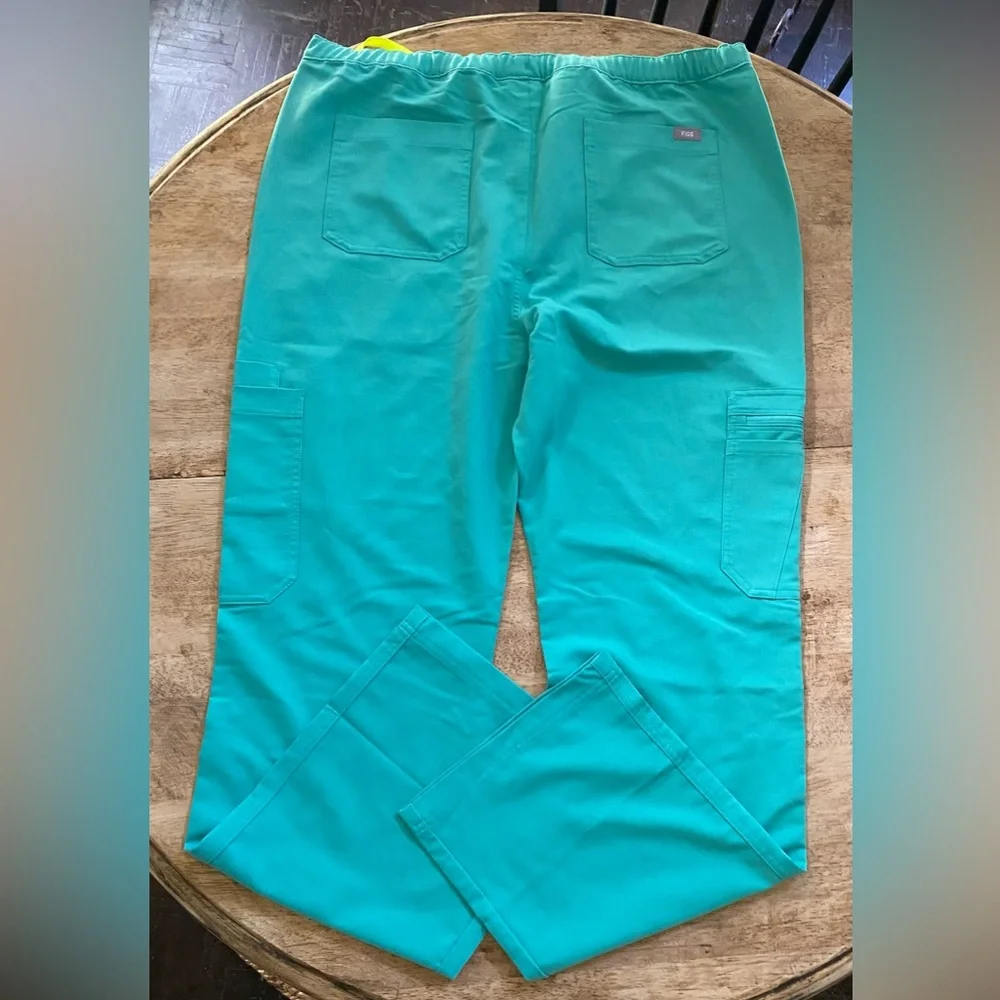 Figs Men’s XL Cairo Cargo Scrub Pants in Oasis‎